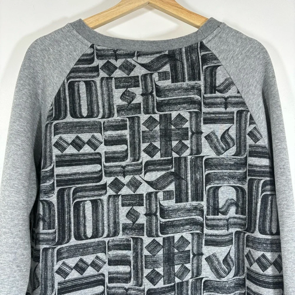 Nike Graphic Logo Sweatshirt Print Back Crew Neck Pullover Gray Sz L